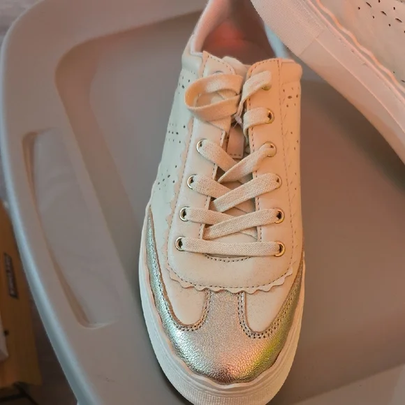 Vince Camuto Cream and Gold Sneakers - Picture 1 of 9